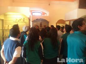  MUSEO. Estudiantes de la Unidad Educativa La Salle estuvieron presentes en el recorrido por el museo. 